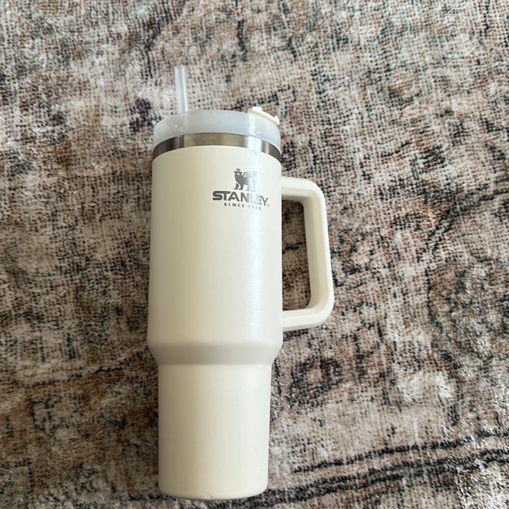 Stanley cream Tumbler 40oz original